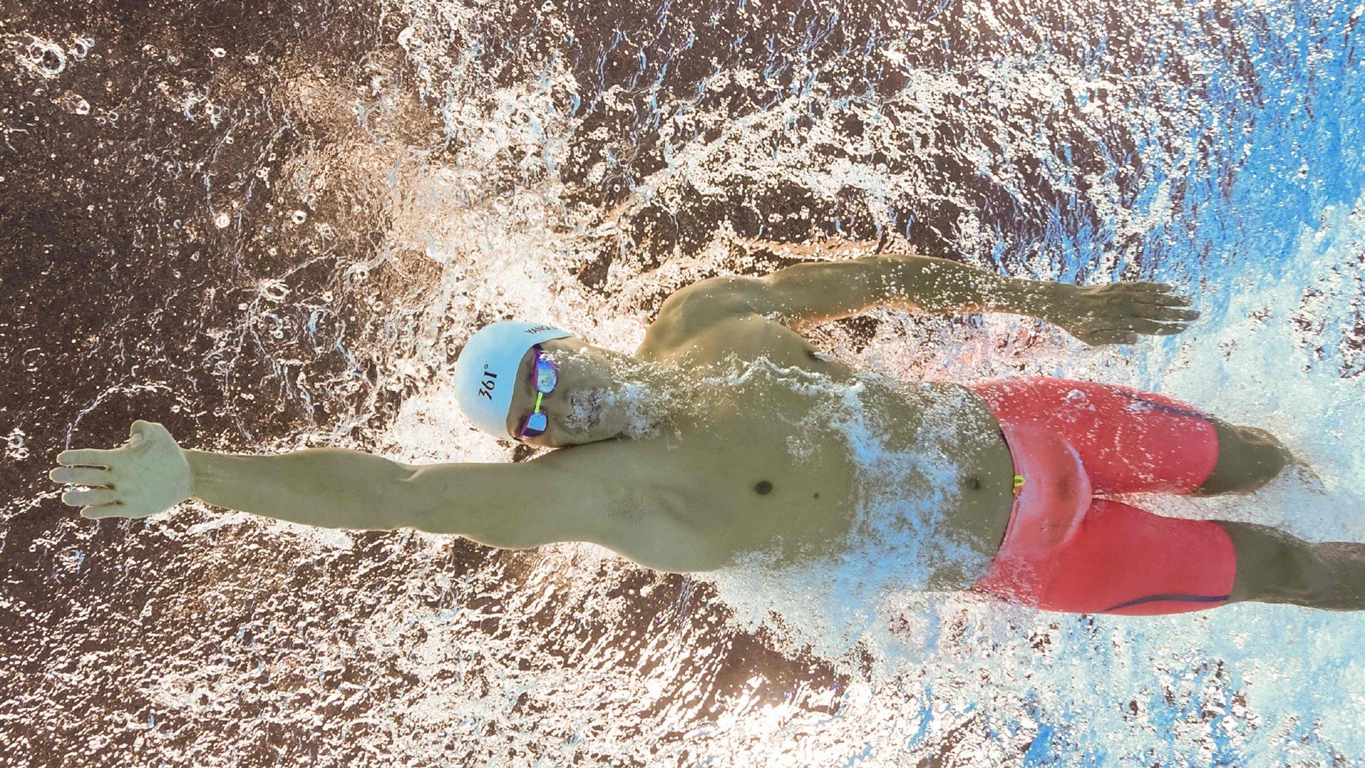 直播技术:未来足球赛场的沉浸式观赛体验,业余足球直播设备